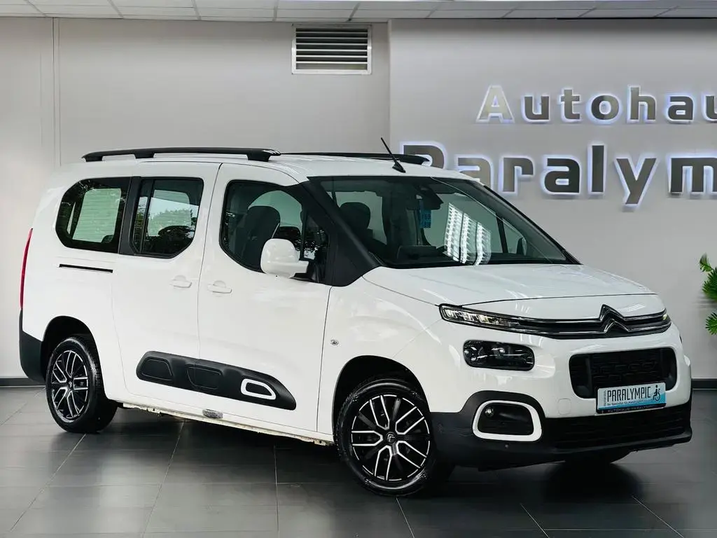 Main__Slider__Photo:Citroën Berlingo Feel XL Behindertengerecht-Rampe 10/2019-1