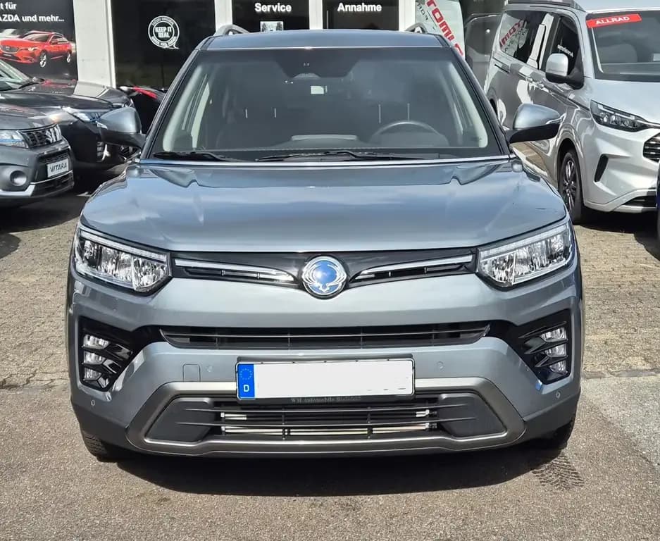 Main__Slider__Photo:Ssangyong Tivoli Grand Black Line 4x2 03/2024-0