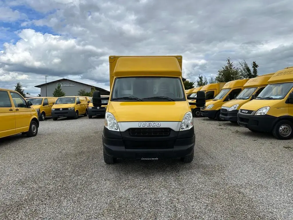 Main__Slider__Photo:Iveco Other Daily Koffer/Euro 5/mit Notsitz/Kamera/ 02/2013-1