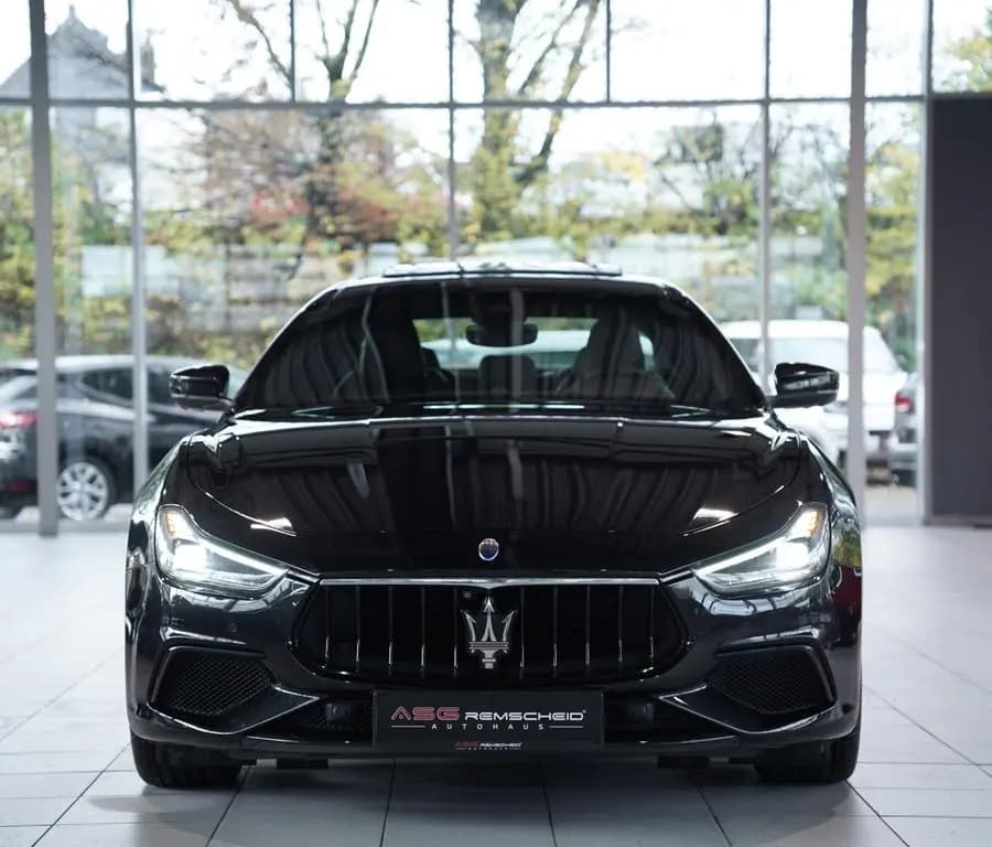 Main__Slider__Photo:Maserati Ghibli 3.0 V6 SQ4 Gran Sport *GSD *Carbon *B&W 10/2019-0