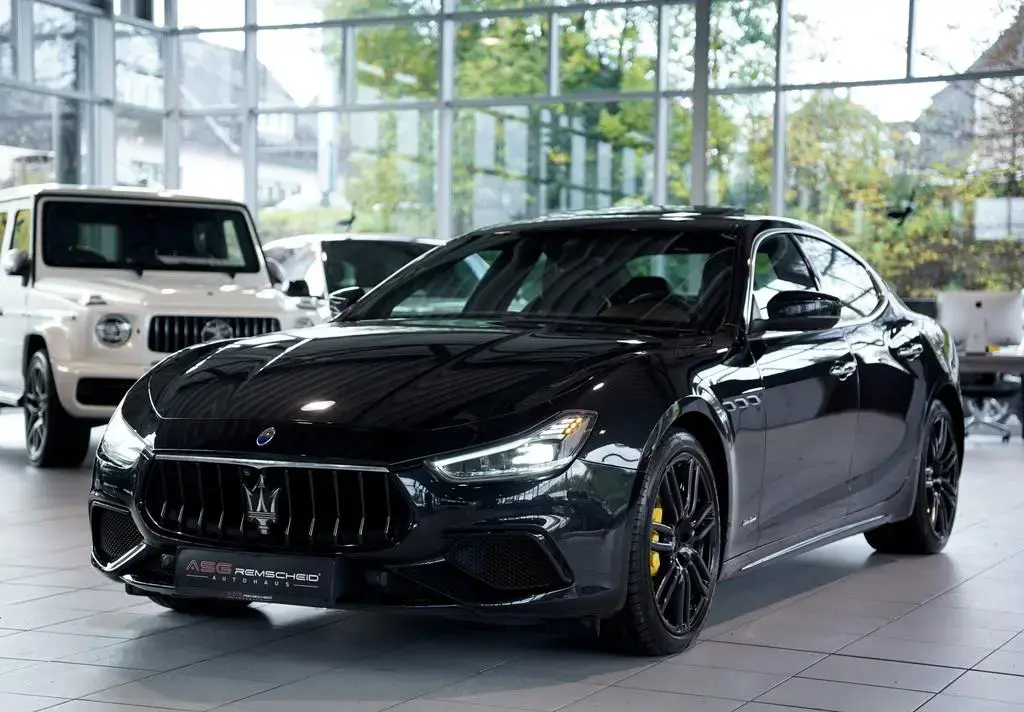 Main__Slider__Photo:Maserati Ghibli 3.0 V6 SQ4 Gran Sport *GSD *Carbon *B&W 10/2019-1