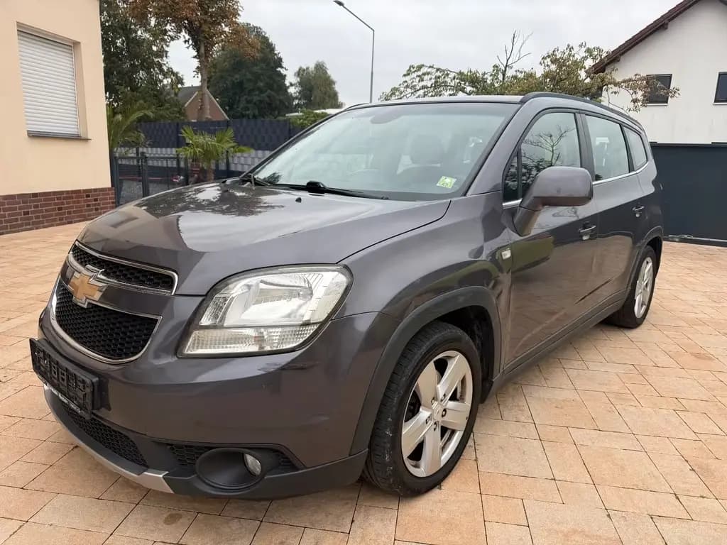 Main__Slider__Photo:Chevrolet Orlando 2.0 Diesel LTZ+Navi+SHZ+7 Sitze+1Hd 04/2012-0