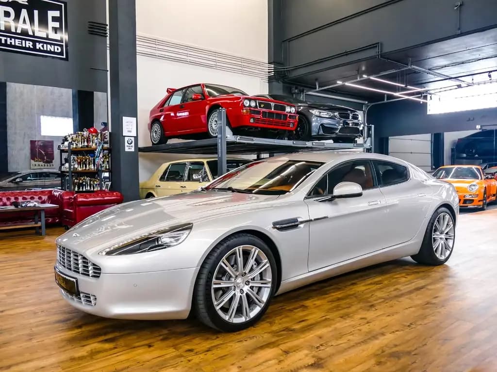 Main__Slider__Photo:Aston Martin Rapide 6.0 V12 Touchtronic Luxury 01/2011-0