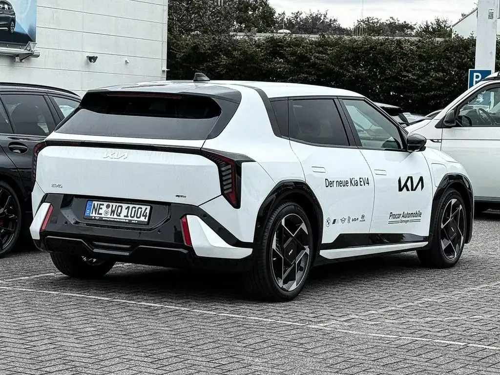 Main__Slider__Photo:Kia EV4 81,4 kWh GT-Line DriveWise Comfort Connect-P 09/2025-1