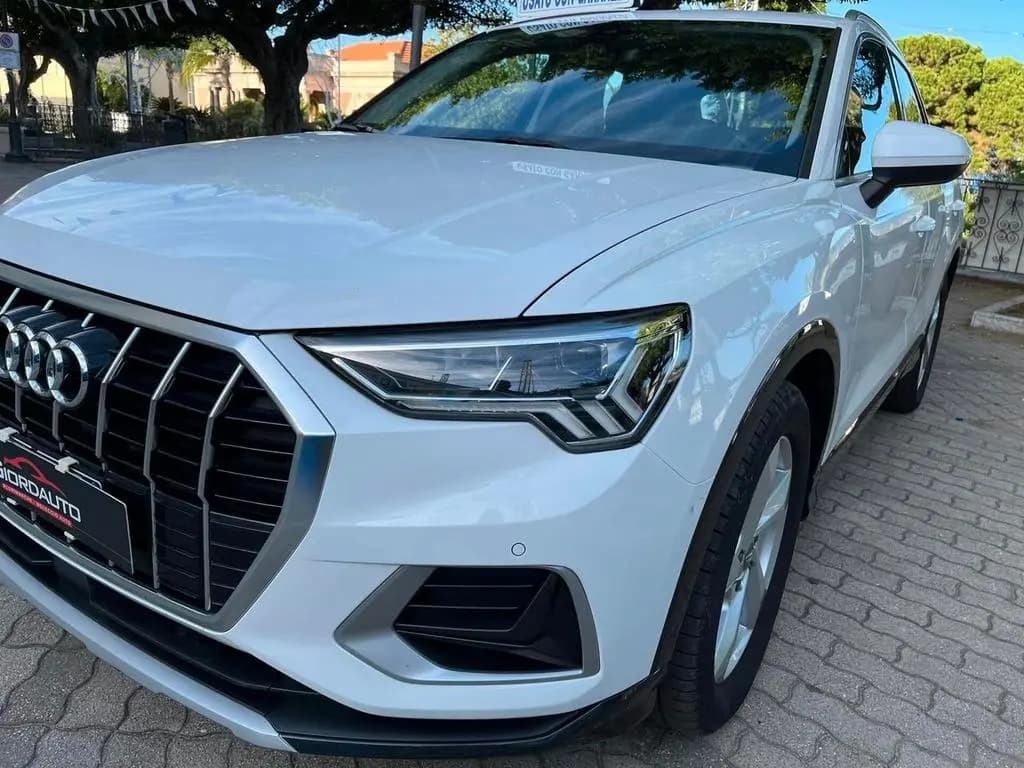 Main__Slider__Photo:Audi Q3 35 TDI S tronic Business Advanced 08/2019-0