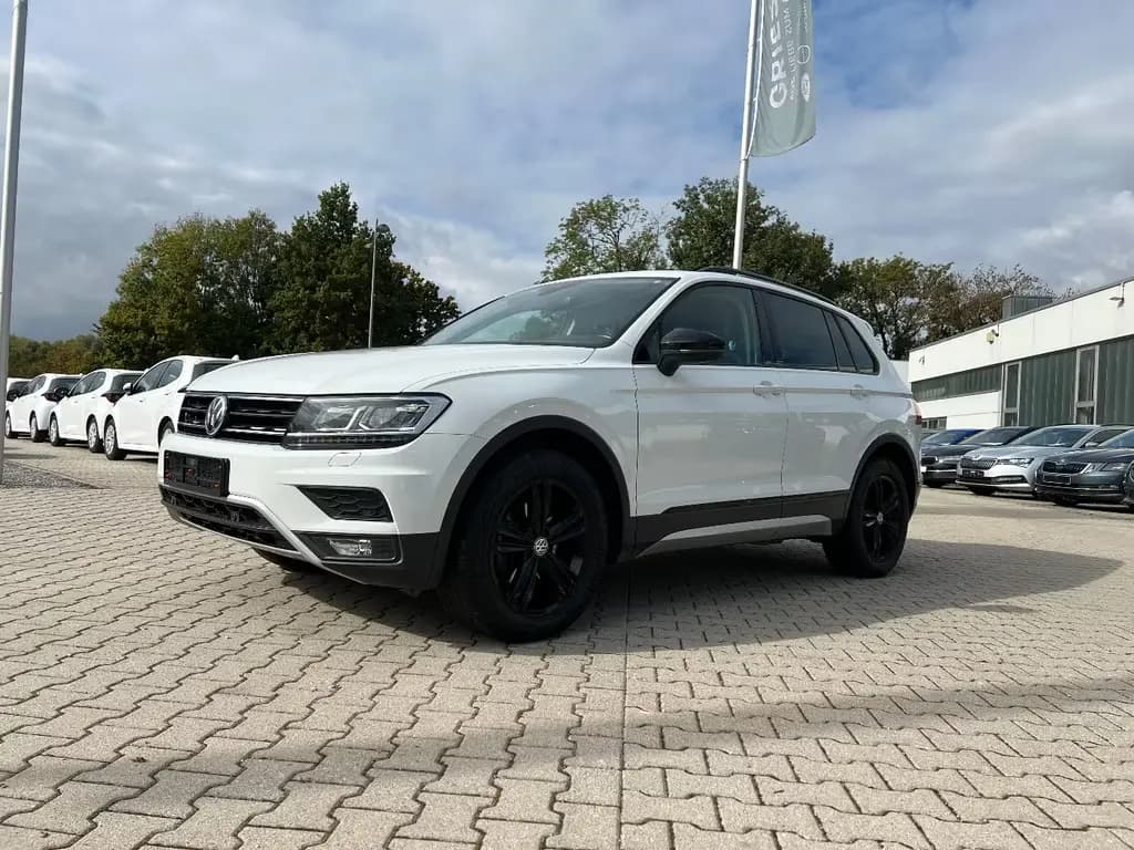 Main__Slider__Photo:Volkswagen Tiguan 2.0 TDI OFFROAD 4Motion *LED Navi AHK SHZ 07/2020-0