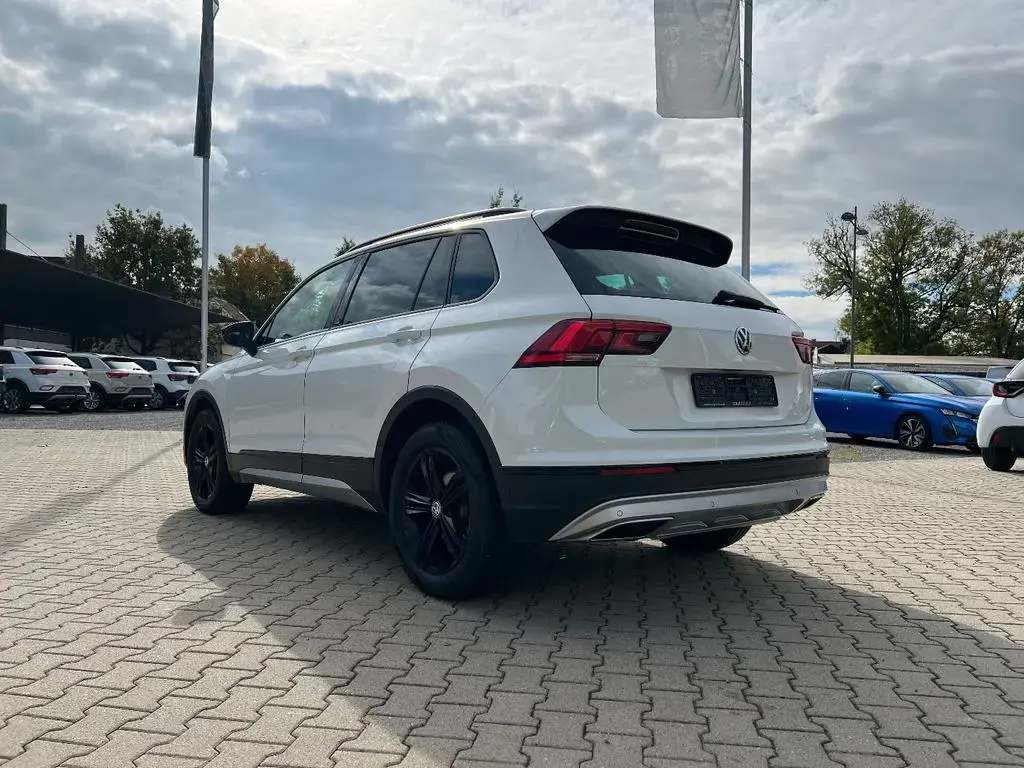 Main__Slider__Photo:Volkswagen Tiguan 2.0 TDI OFFROAD 4Motion *LED Navi AHK SHZ 07/2020-1