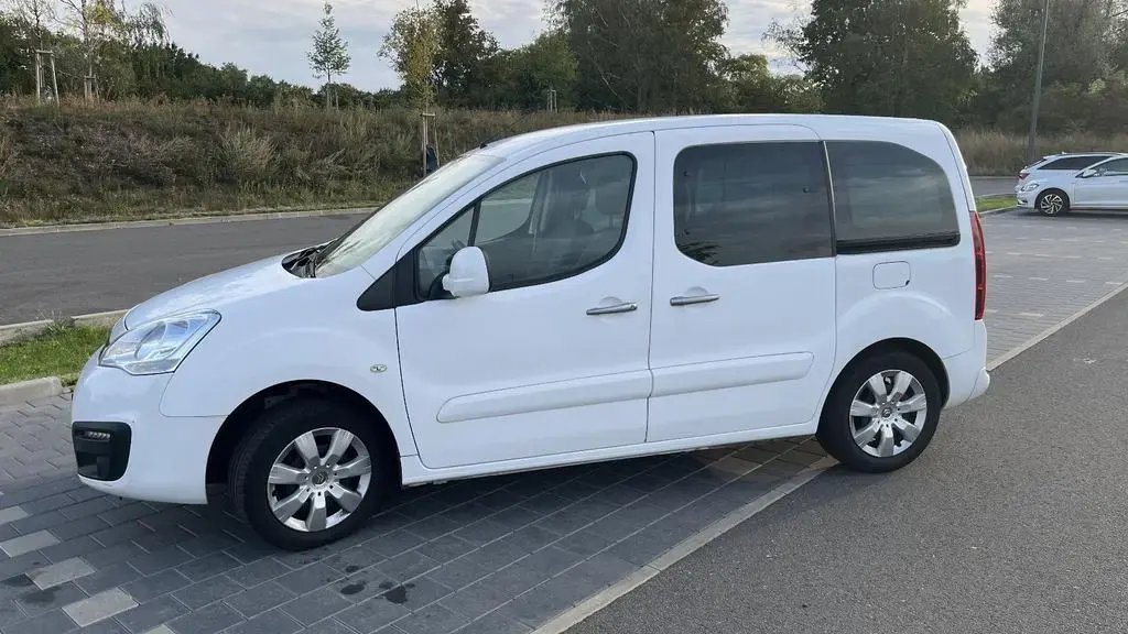 Main__Slider__Photo:Citroën Berlingo PureTech 110 Multispace Sel.+opt. Bett 11/2018-1