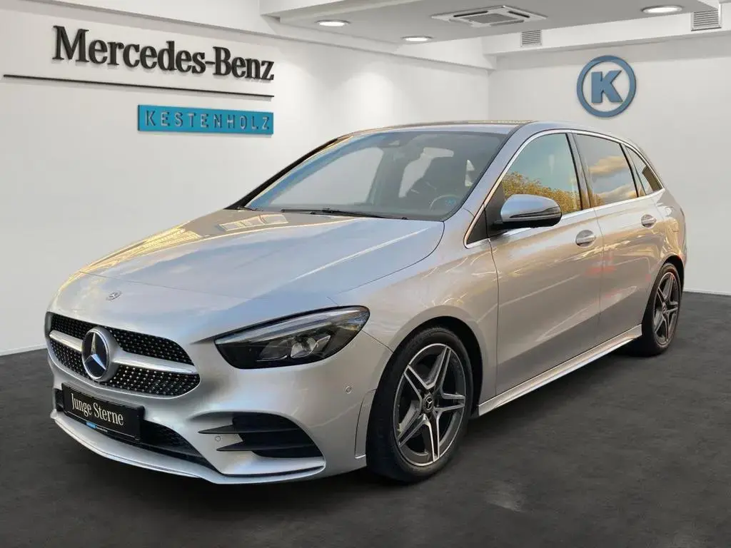 Main__Slider__Photo:Mercedes-Benz B-Class 200 AMG LED AHK Kamera Laderaump Spurhalt-Ass 07/2020-1