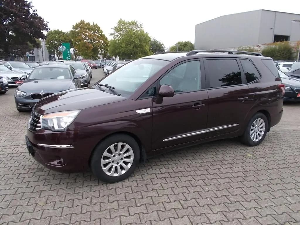 Main__Slider__Photo:Ssangyong Rodius Sapphire 2WD AHK 5 Sitze Trennwand Navi 03/2015-0