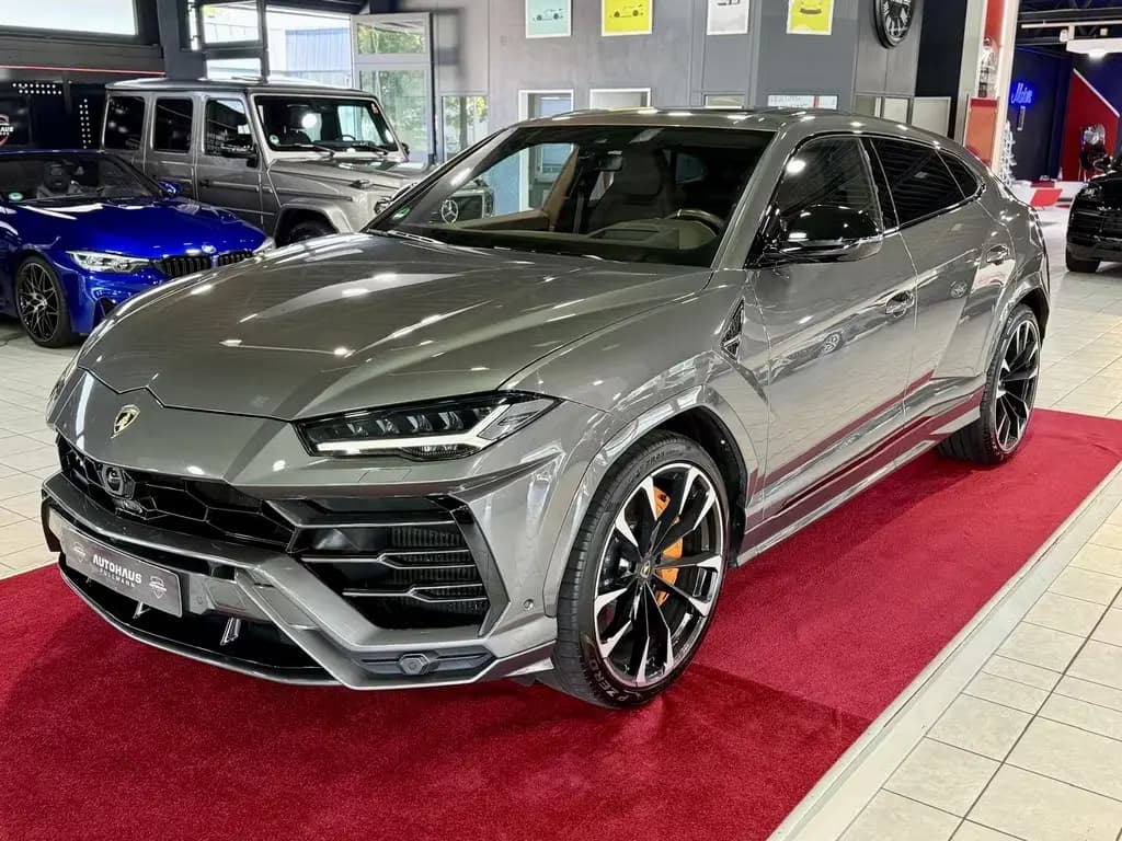 Main__Slider__Photo:Lamborghini Urus B&O+PANO+HUD+ACC+LASER 01/2021-0