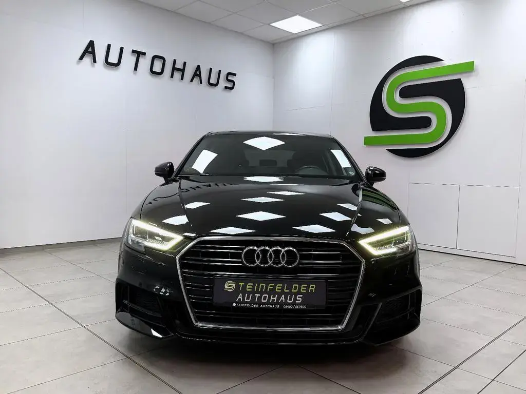 Main__Slider__Photo:Audi A3 Sportback 40 TFSI quattro /S LINE / LED / SHZ 04/2019-1