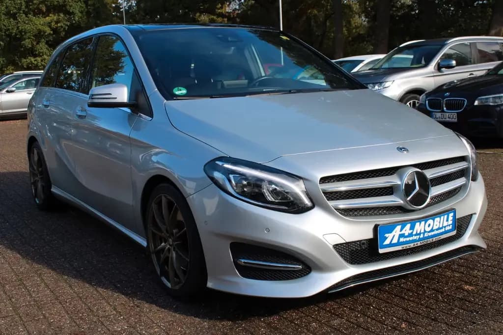Main__Slider__Photo:Mercedes-Benz B 250 4Matic Navi Pano H&K LED STD.HZ. 02/2018-0