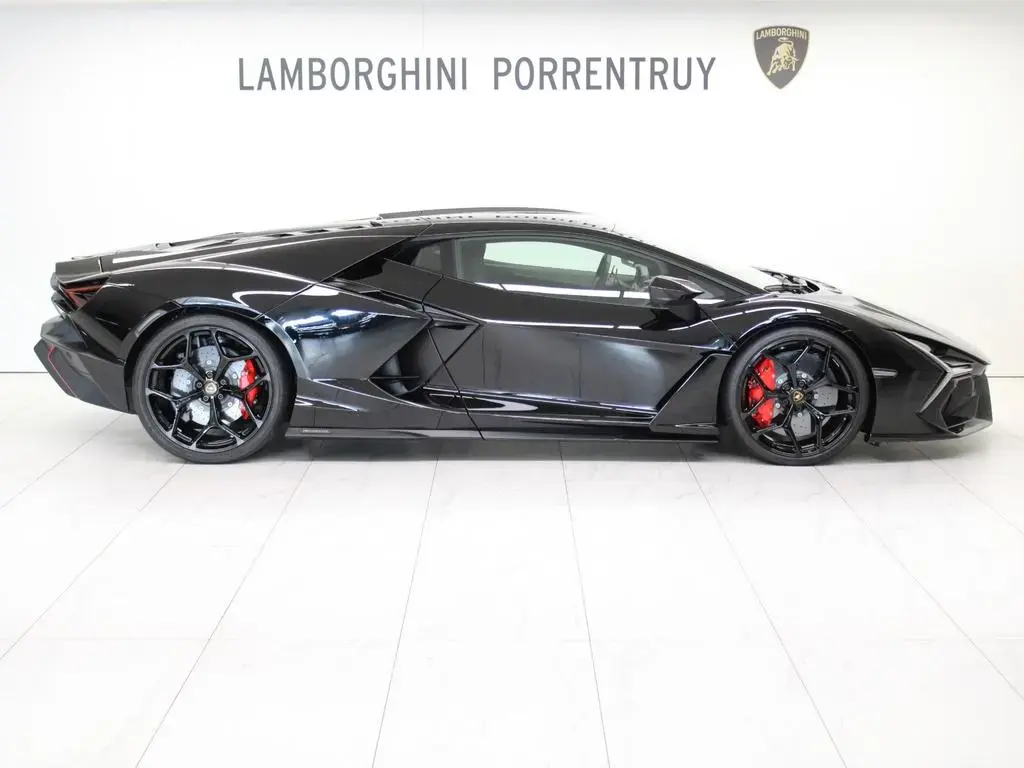Main__Slider__Photo:Lamborghini Revuelto 6.5 V12 HPEV 07/2024-1