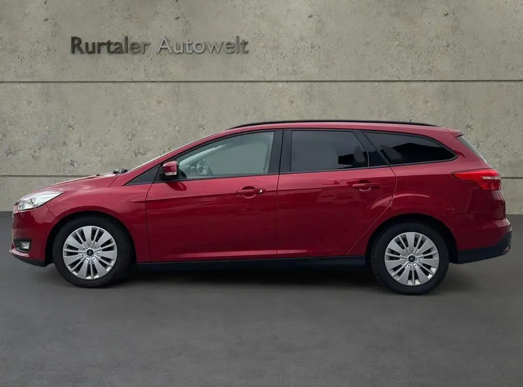 Main__Slider__Photo:Ford Focus Turnier Business *KLIMA*PDC*NAVI*SHZ*TEMP* 03/2018-1