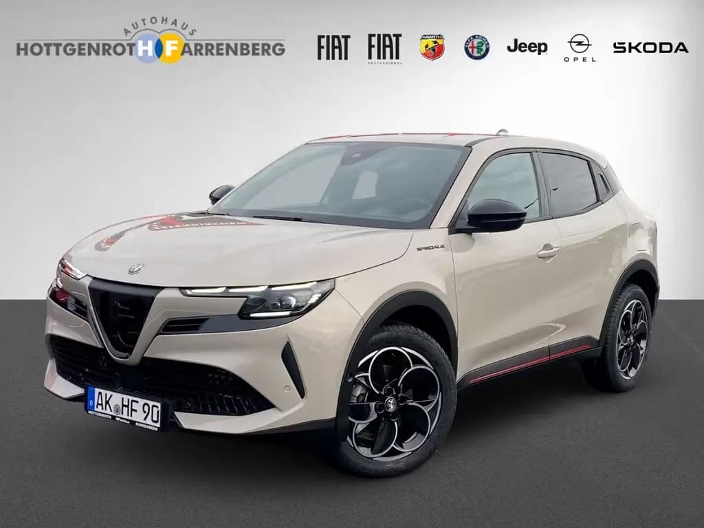 Main__Slider__Photo:Alfa Romeo Junior 48V-Mild Hybrid Ibrida SPECIALE 1.2 VGT 1 10/2025-0