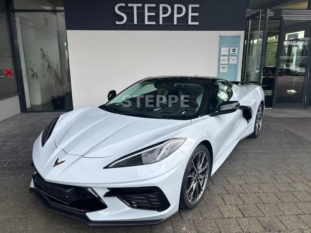 Main__Slider__Photo:Corvette C8 Stingray Convertible 3LT Europamodell STEPPE 08/2025-0