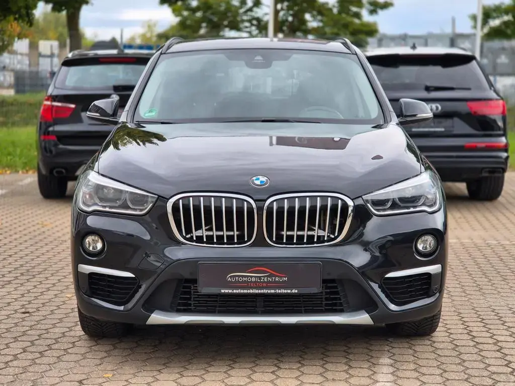 Main__Slider__Photo:BMW X1 xDrive 20i xLine Automatik Panorama Leder 11/2017-1