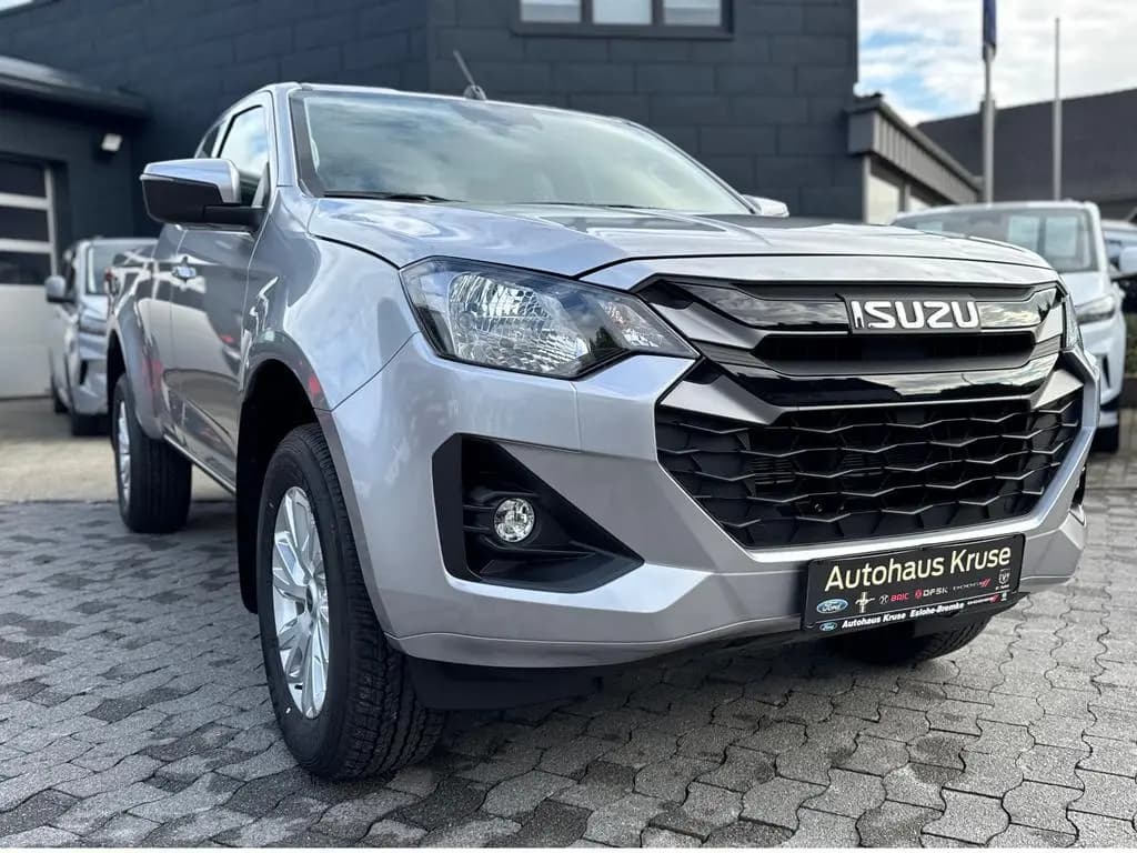 Main__Slider__Photo:Isuzu D-Max Space Cab 4x4 Aut. LS 120kW null-0