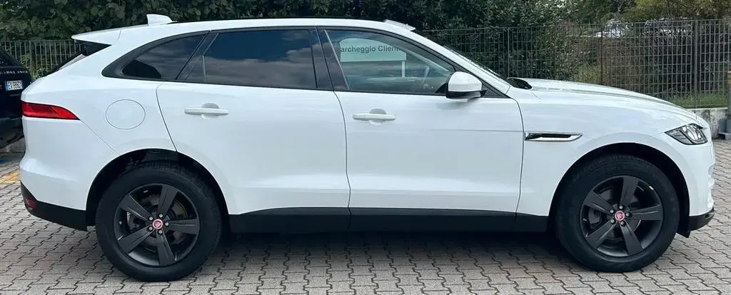 Main__Slider__Photo:Jaguar F-Pace 2.0 D 180 CV AWD aut. Prestige 01/2018-1
