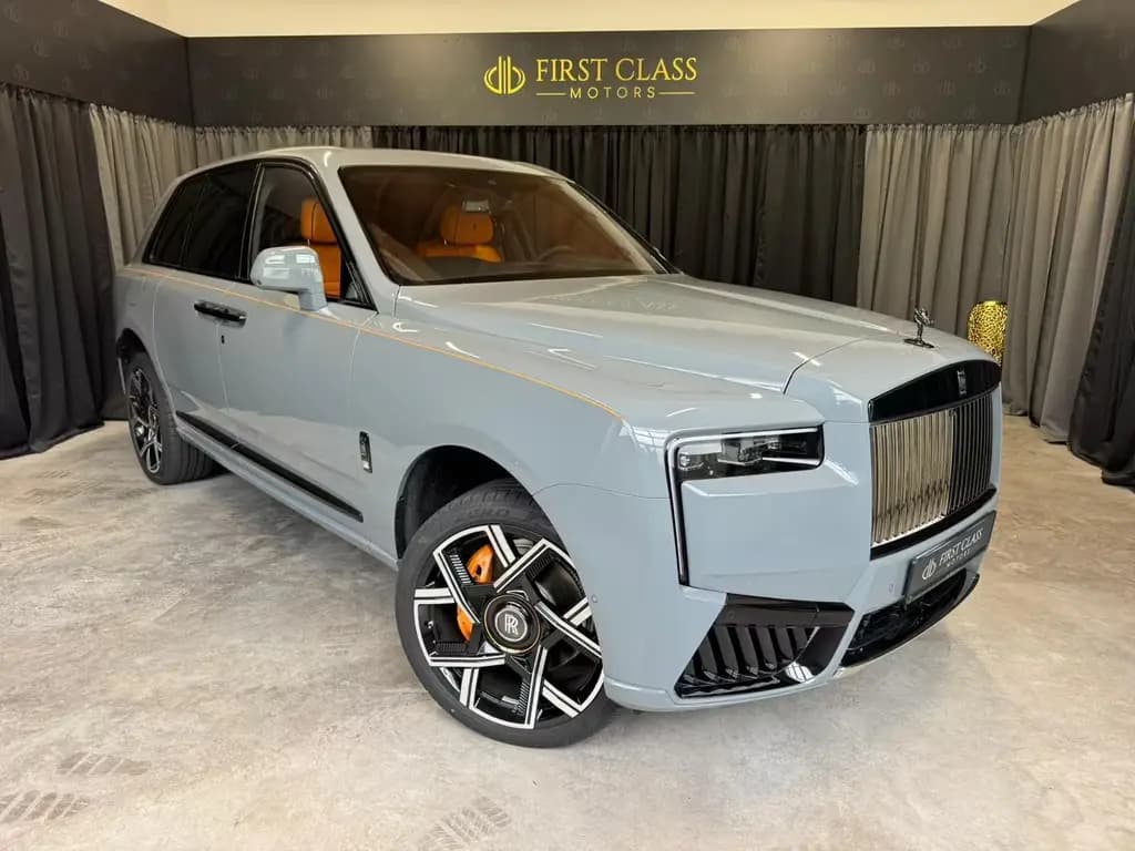 Main__Slider__Photo:Rolls-Royce Cullinan * Black Badge*MY26 *Footrest* null-0