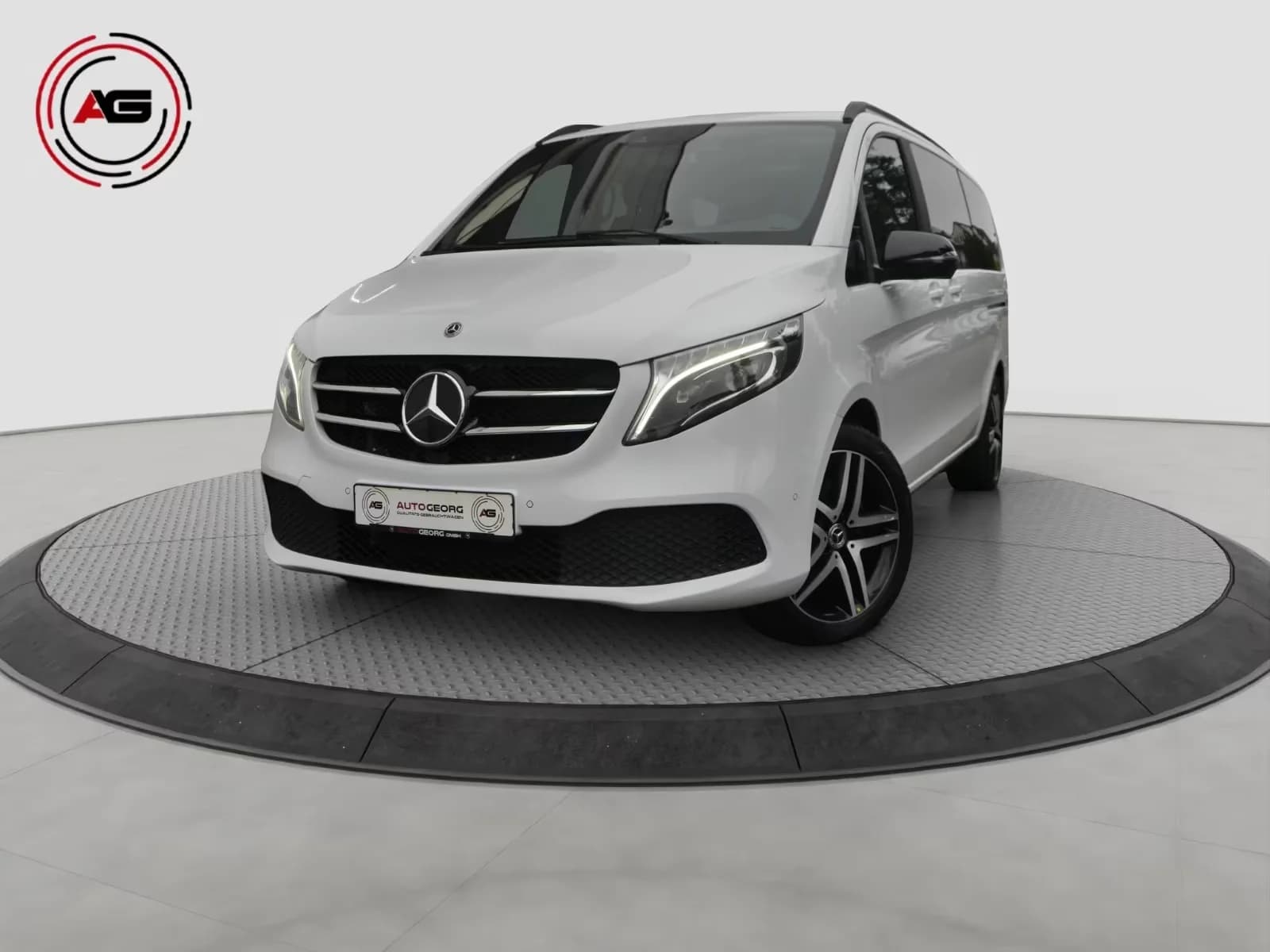 Main__Slider__Photo:Mercedes-Benz V-Class 250 04/2021-0
