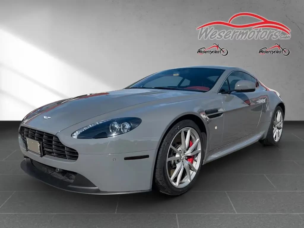 Main__Slider__Photo:Aston Martin V8 Vantage 07/2014-0