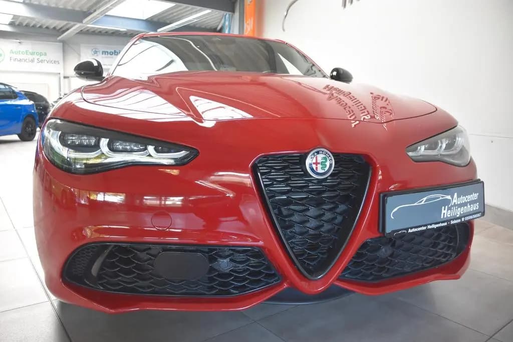 Main__Slider__Photo:Alfa Romeo Giulia Veloce Q4 LED Navi Leder Kamera ACC D.N.A 03/2024-0