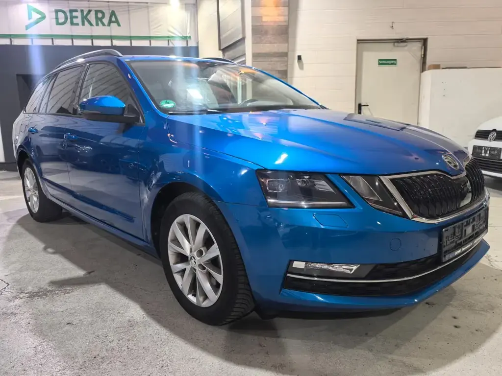 Main__Slider__Photo:Skoda Octavia Combi Style Bremsen vorne neu/LED 08/2019-1