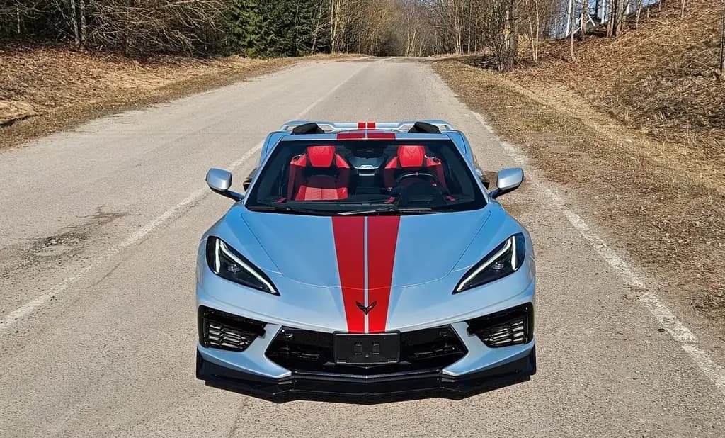 Main__Slider__Photo:Corvette C8 Convertible 3LT, Z51, Stingray R, front lift 08/2021-0