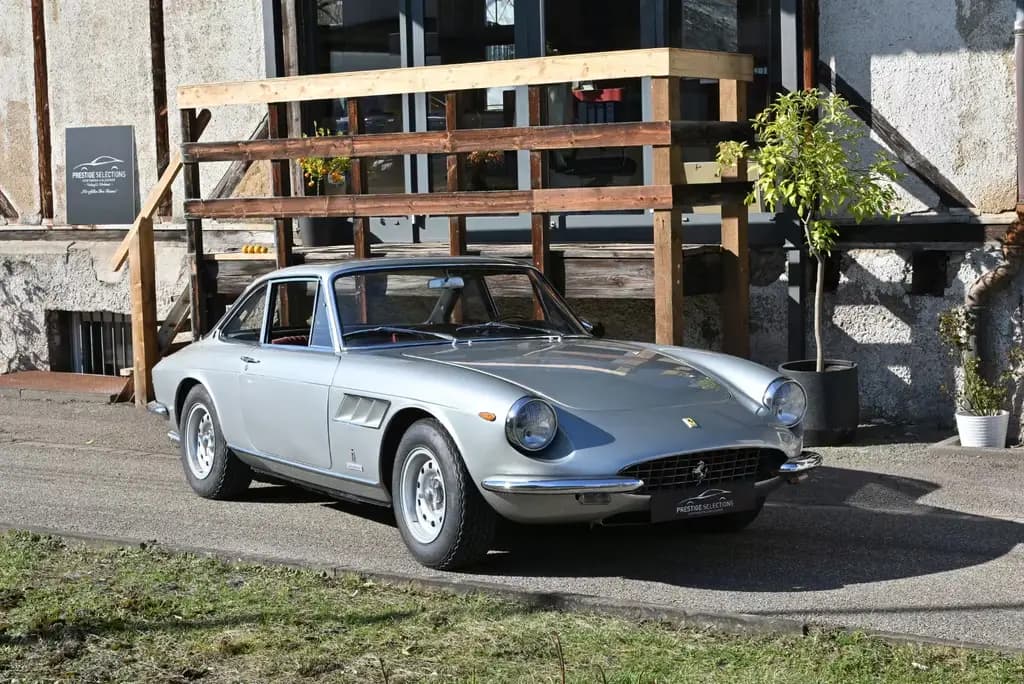 Main__Slider__Photo:Ferrari 330 GTC/Motor überholt/Vollst.Historie/Garantie 11/1966-0
