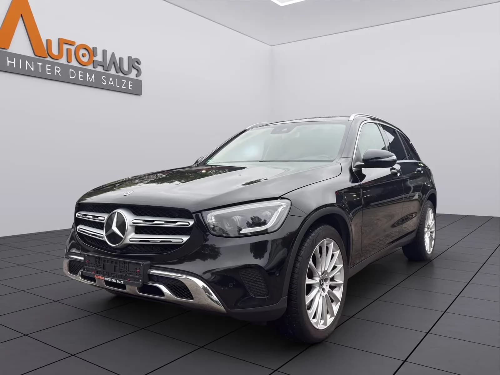 Main__Slider__Photo:Mercedes-Benz GLC-Class 300 09/2019-0