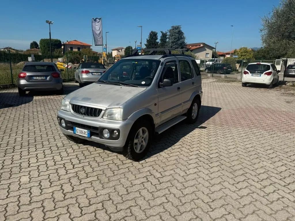 Main__Slider__Photo:Daihatsu Terios 1.5 4WD B Easy Green Powered 10/2010-0