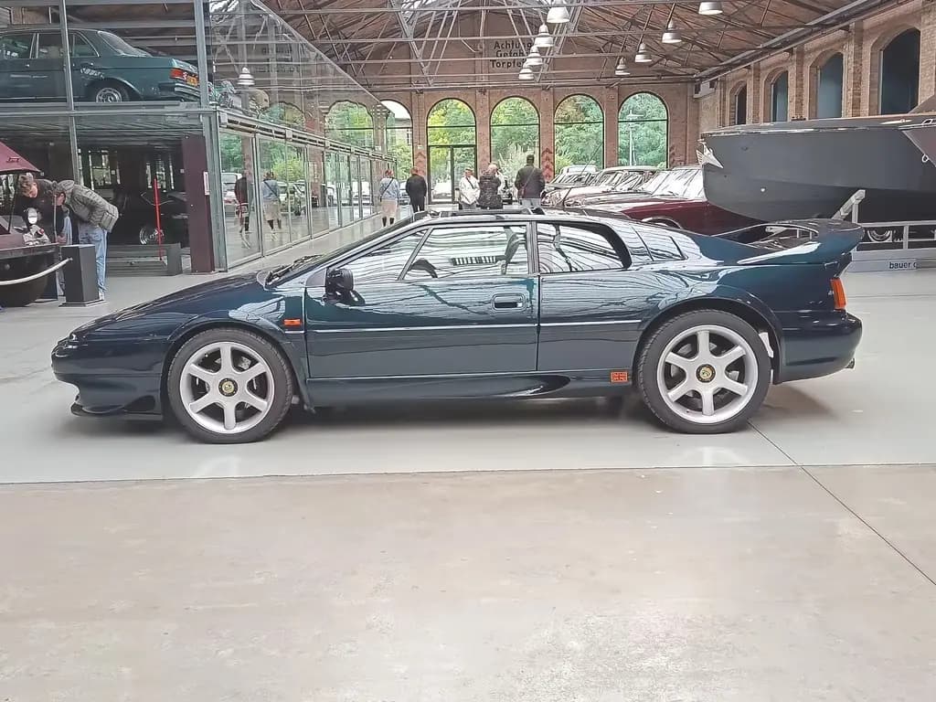 Main__Slider__Photo:Lotus Esprit V8 GT - 1.Hand mit nur 66.000 km. 08/2001-0