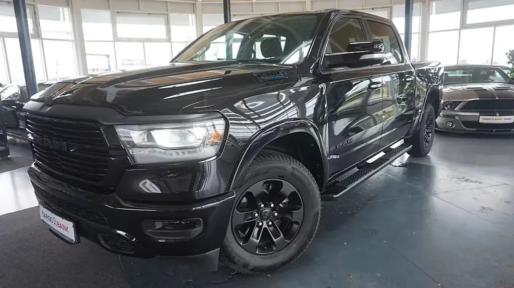 Main__Slider__Photo:Dodge RAM 1500 HEMI *eTorque*Leder*AHK*Crew-Cab*Navi* 01/2022-0