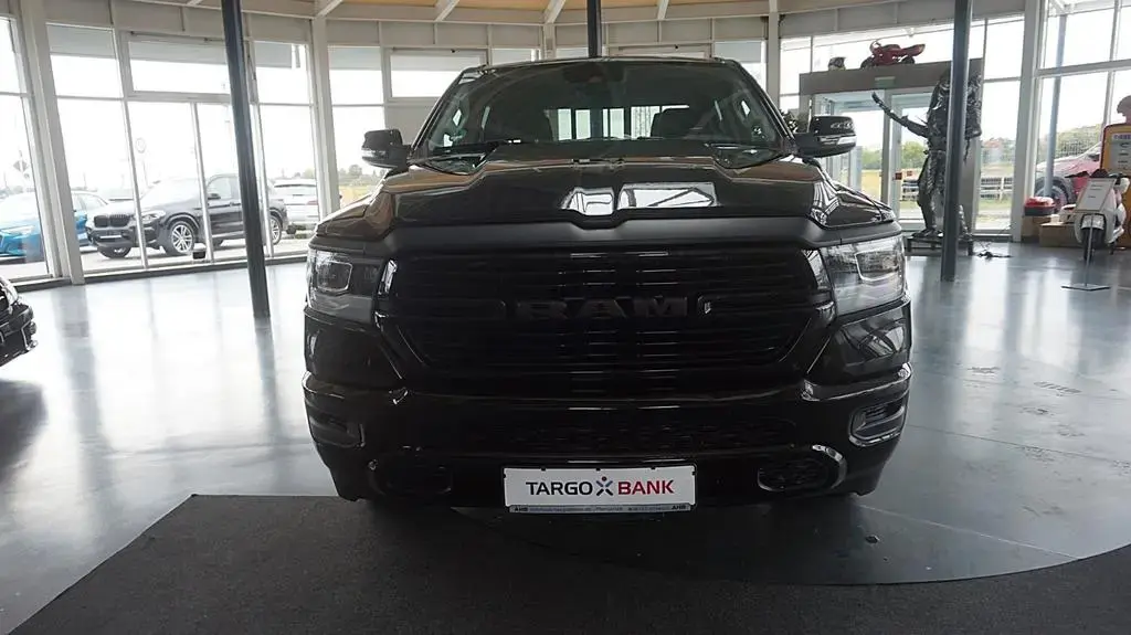 Main__Slider__Photo:Dodge RAM 1500 HEMI *eTorque*Leder*AHK*Crew-Cab*Navi* 01/2022-1