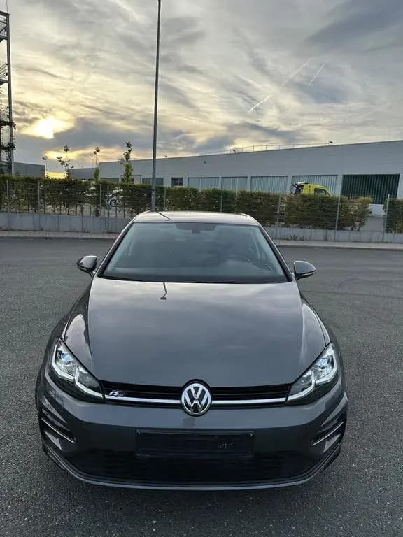 Main__Slider__Photo:Volkswagen Golf VII 1.5 TSI Highline R-LINE LED TÜV NEU 07/2019-0