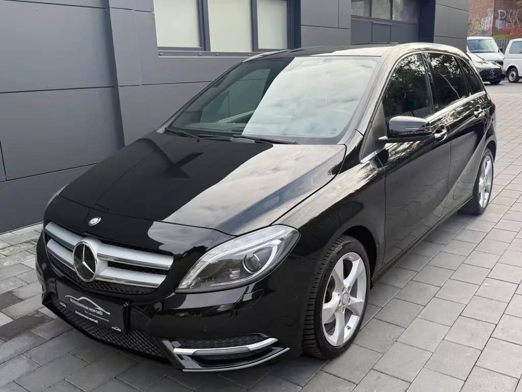 Main__Slider__Photo:Mercedes-Benz B-Class 180 Automatik Navi Klima LED AHK 08/2014-0