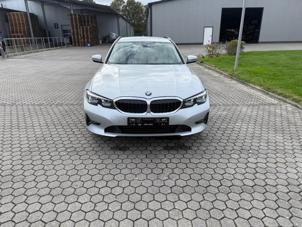 Main__Slider__Photo:BMW 320 d Touring Automatik - 05/2020-0
