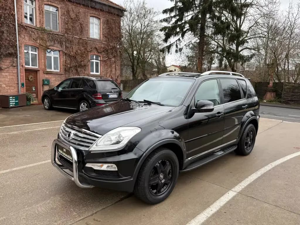 Main__Slider__Photo:Ssangyong REXTON W 2.0 4WD/Leder/Navi/Standheizung/AHK2.6T 02/2015-0