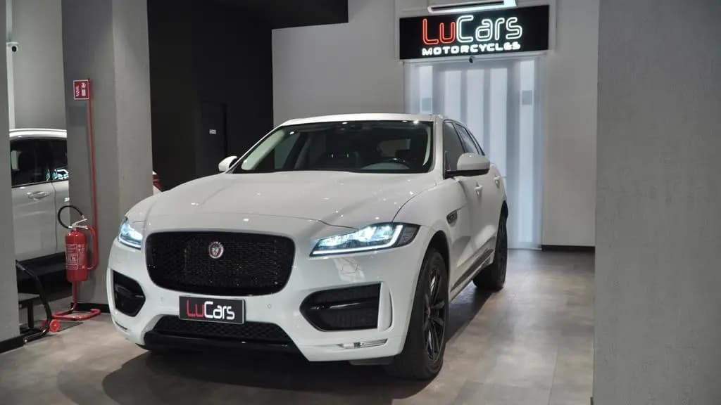 Main__Slider__Photo:Jaguar F-Pace 2.0 250 CV AWD aut. R-Sport 05/2020-0