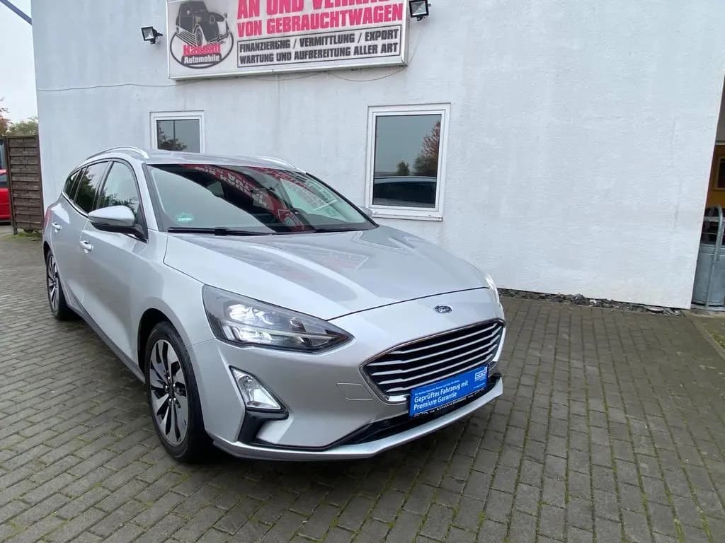 Main__Slider__Photo:Ford Focus Turnier Cool & Connect/LED/EURO-6/NAVI/ 10/2019-0