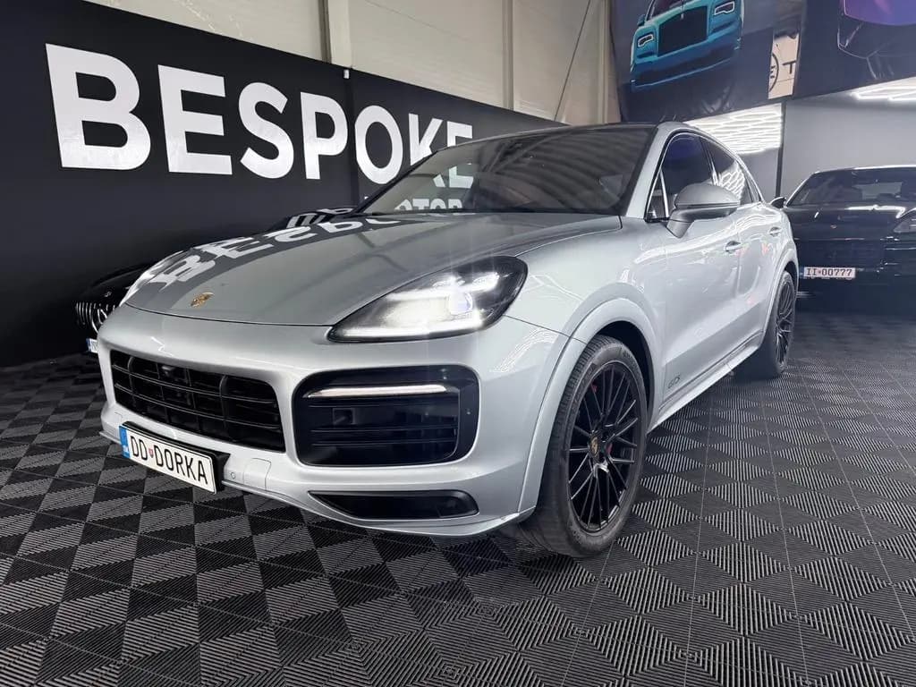 Main__Slider__Photo:Porsche Cayenne Coupe GTS- HUD- Bose- Matrix- 360 01/2021-0