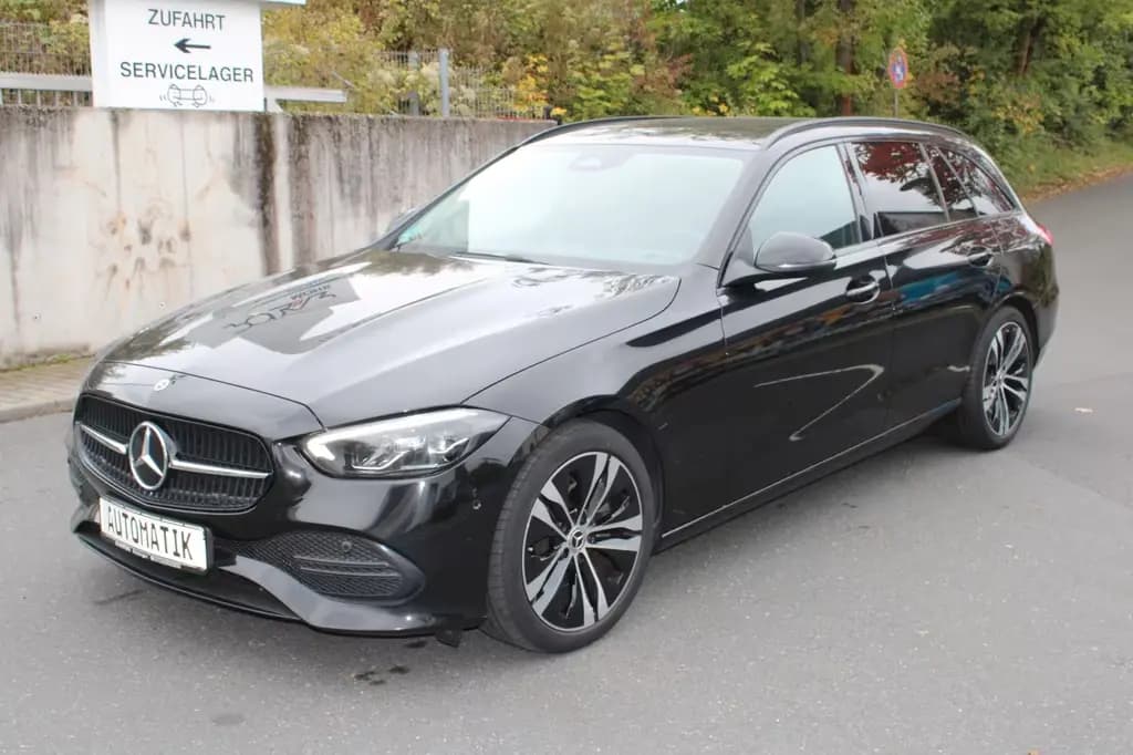 Main__Slider__Photo:Mercedes-Benz C-Class T d Night-Paket Teilleder Kamera 12/2021-0