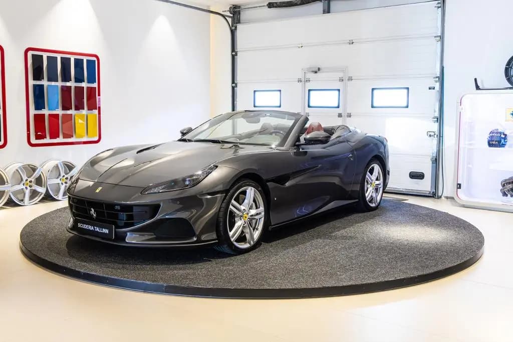 Main__Slider__Photo:Ferrari Portofino M 10/2022-0