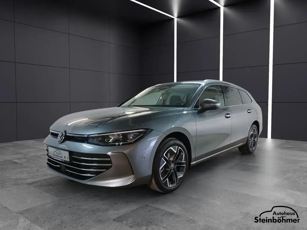 Main__Slider__Photo:Volkswagen Passat Variant Passat Elegance 2.0 TDI DSG AHK Bluetooth Navi 10/2025-1