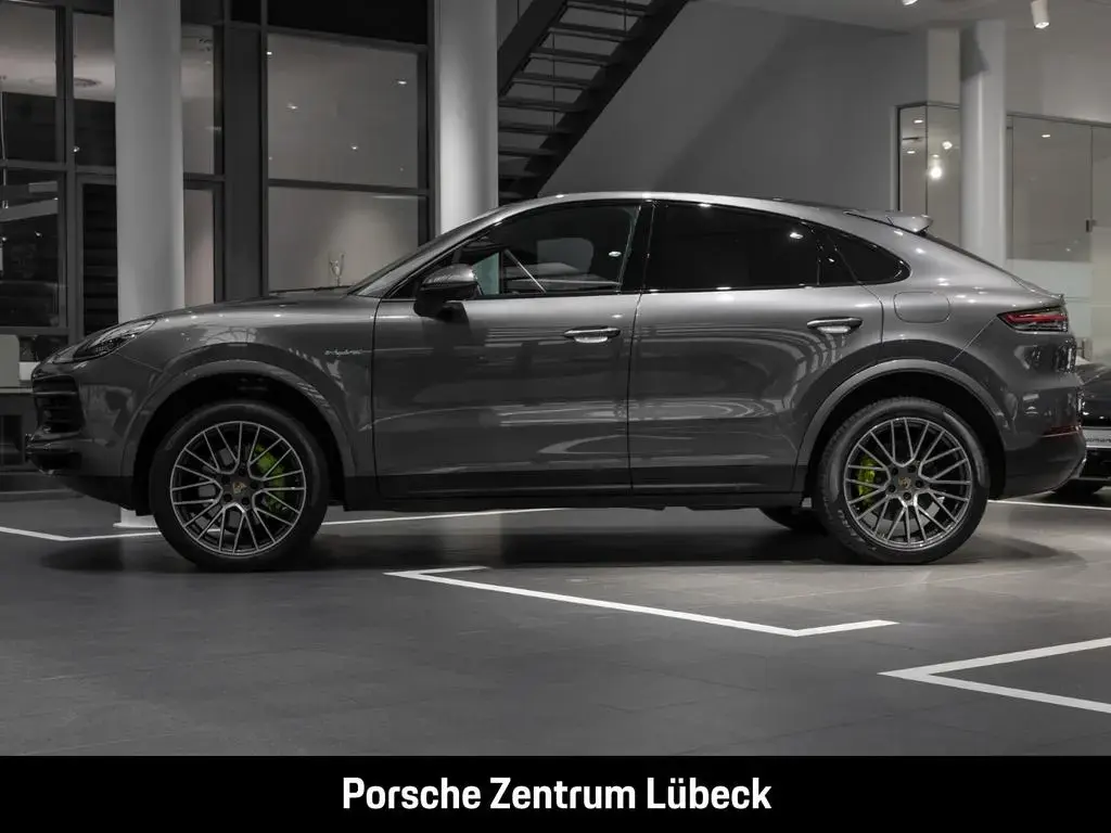Main__Slider__Photo:Porsche Cayenne E-Hybrid Coupe HA-Lenkung LED-Matrix LED 11/2020-1