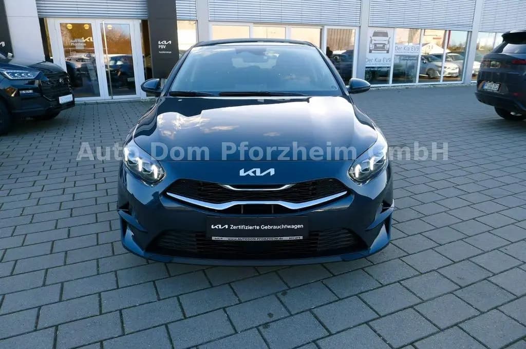 Main__Slider__Photo:Kia Ceed 1.5T DCT7 SPIRIT /NAVI/UVO 12/2024-0