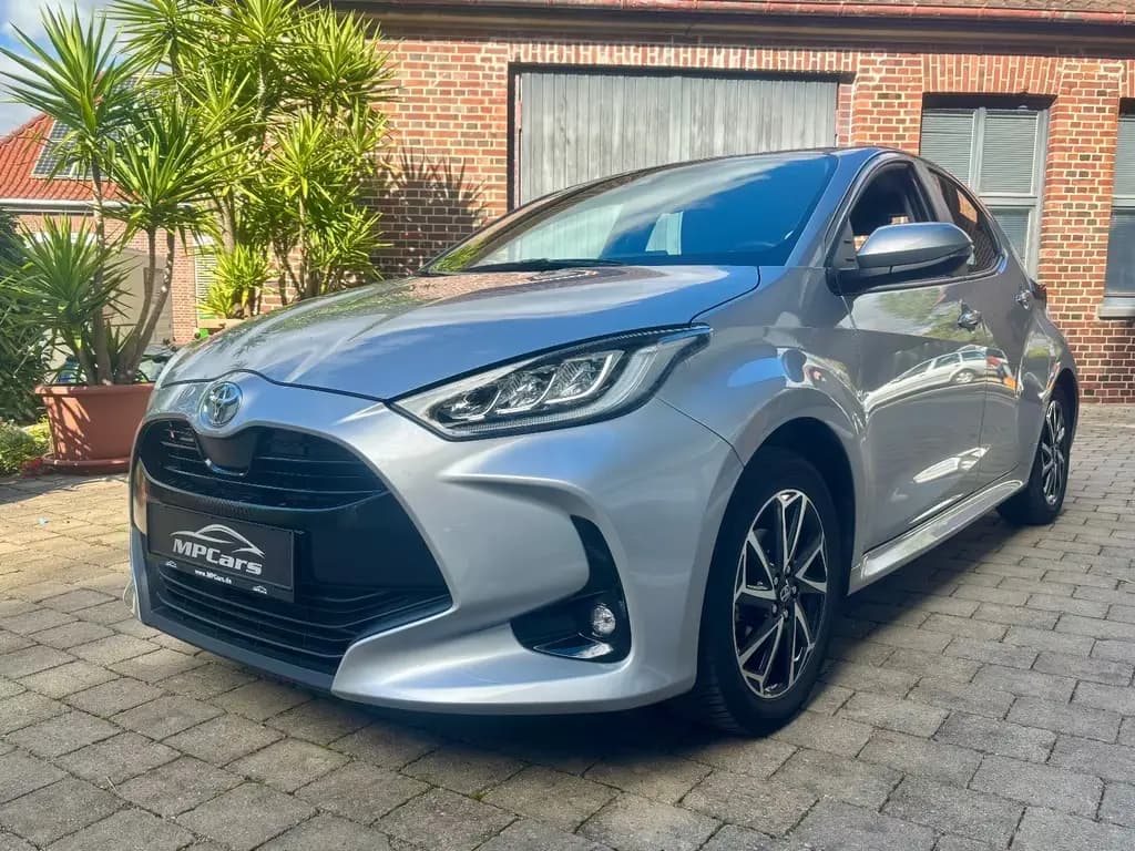 Main__Slider__Photo:Toyota Yaris Sitzheizung ACC Carplay Garantie 05/2022-0