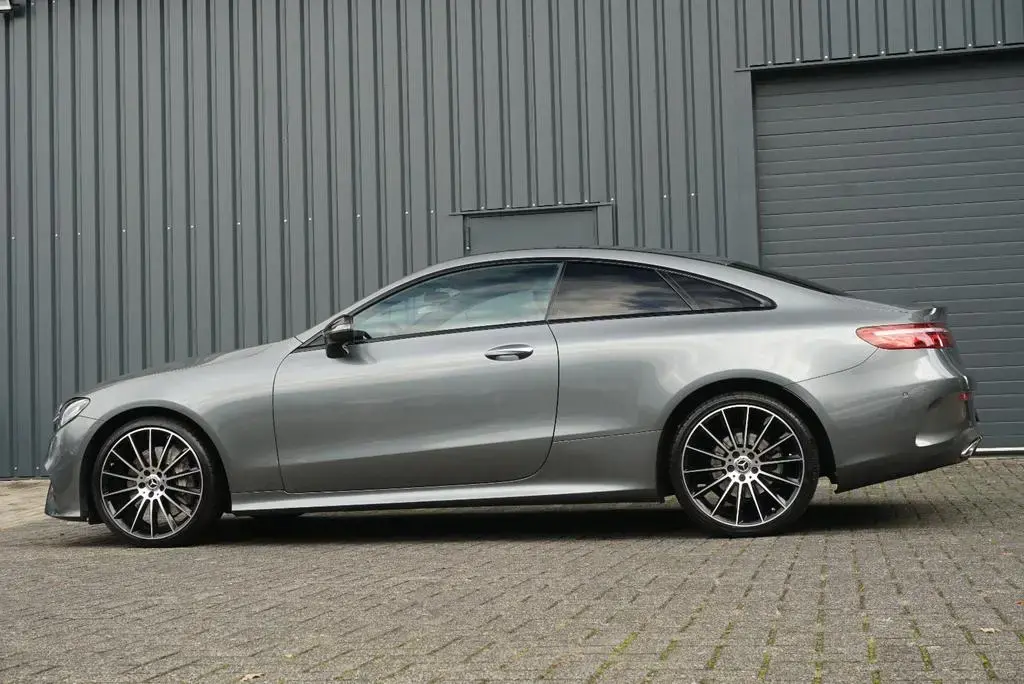 Main__Slider__Photo:Mercedes-Benz E-Class 300 AMG Coupé Kamera SHZ NIGHT LED Burmester 04/2018-1